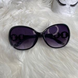 🔥Oversized frames sunglasses🔥BUNDLE 3 for 20🔥